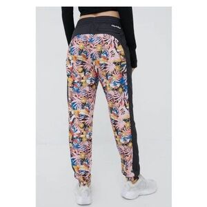 The North Face Women's Windwall Flowers Print Hydrenaline Pant Multicolor